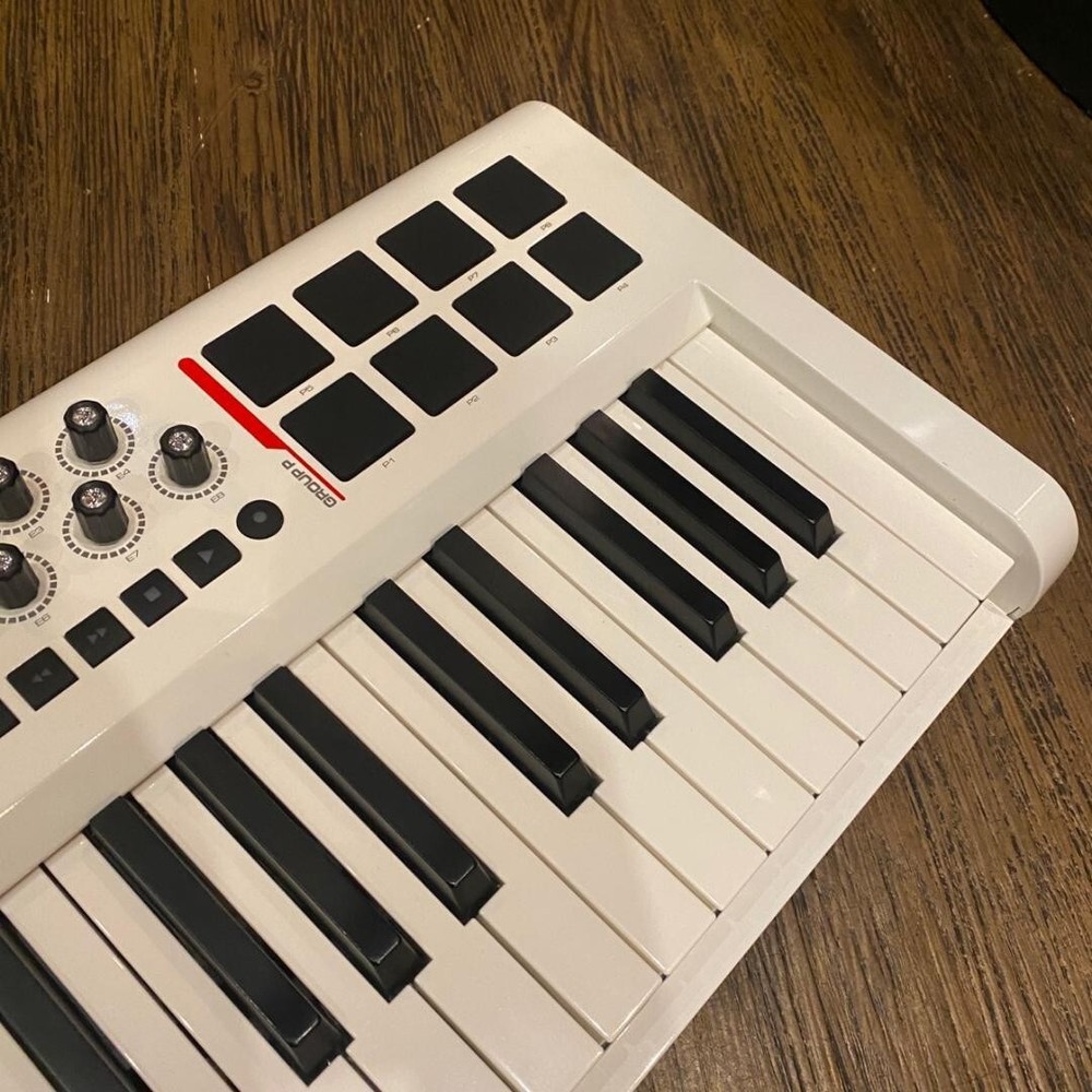 M-Audio Axiom Pro 49 Midi Keyboard HyperControl Technology Working Free Ship