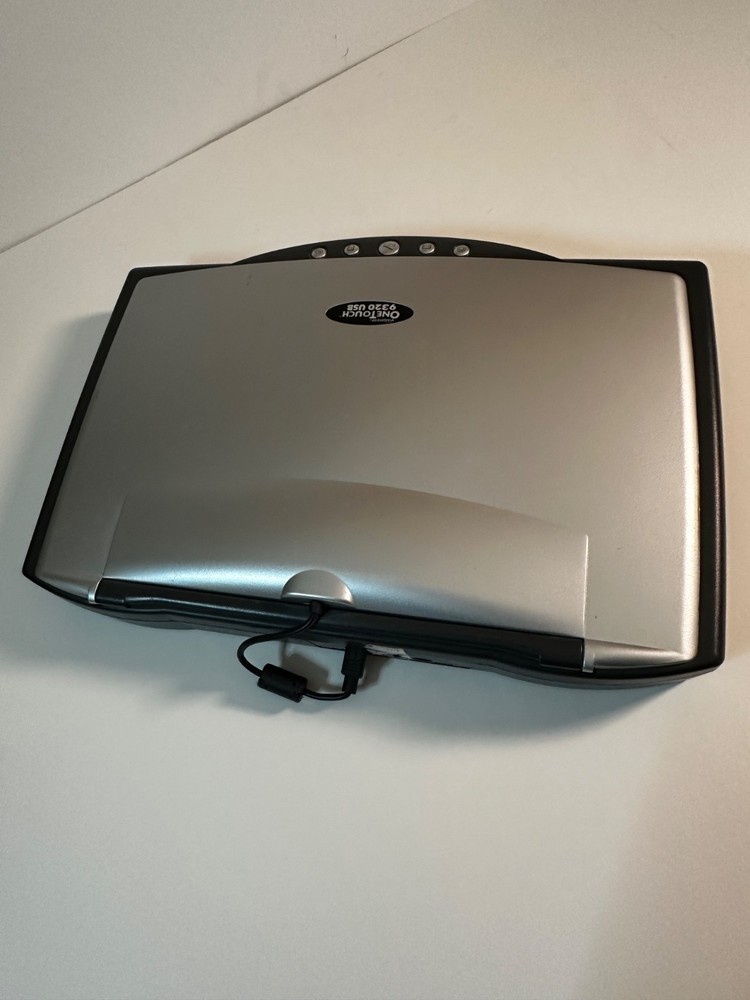 Visioneer One touch 9320 USB -Powers on-FUNCTIONALITY UNKNOWN. SOLD AS IS.