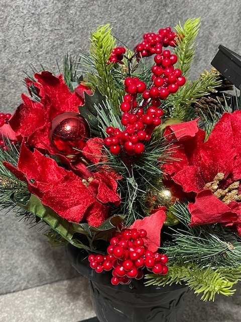 Christmas Solar Greenery with Urn 6x18