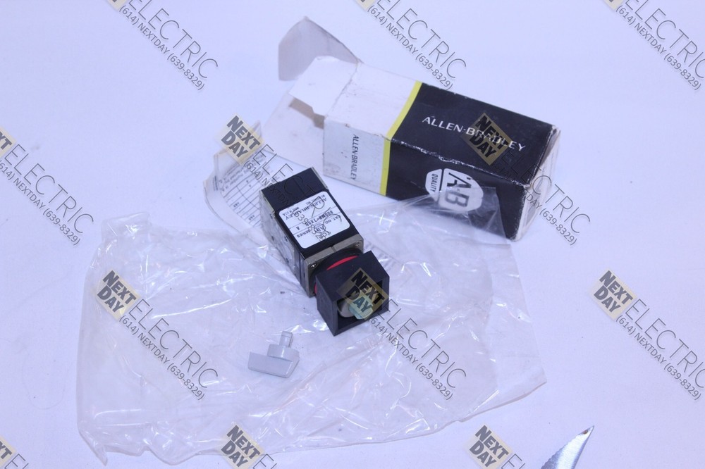Allen Bradley, 800MB-JG9UB, 3 Position Selector Switch Small Square