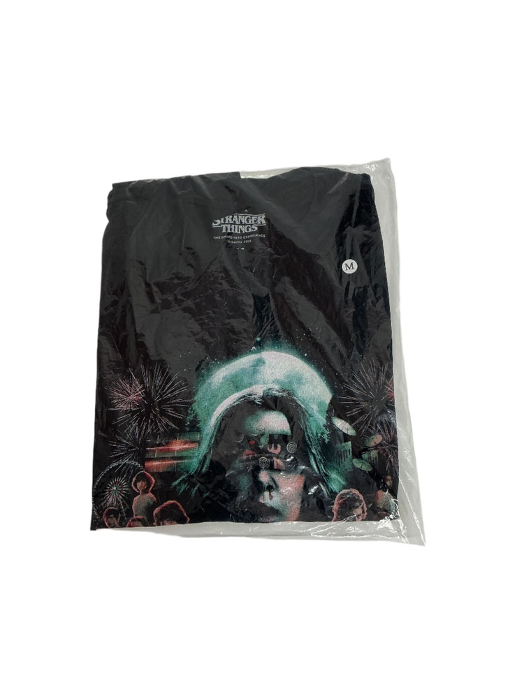 Stranger Things S3 T-Shirt Cast & Crew Gift