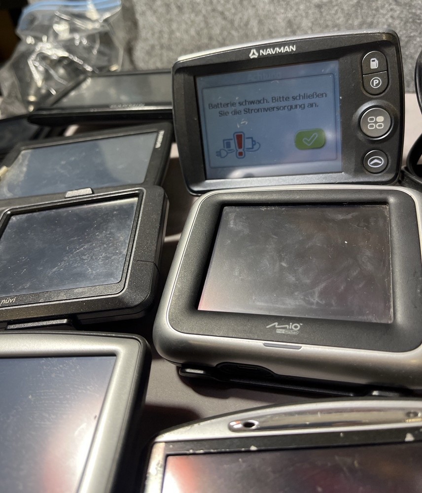 Bundle Sat Nav: TomTom, Garmin, Navman Working. With SD cards, 14 pieces