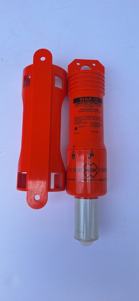 ACR SM-3 LIFEBUOY SELF-IGNITING  LIGHT