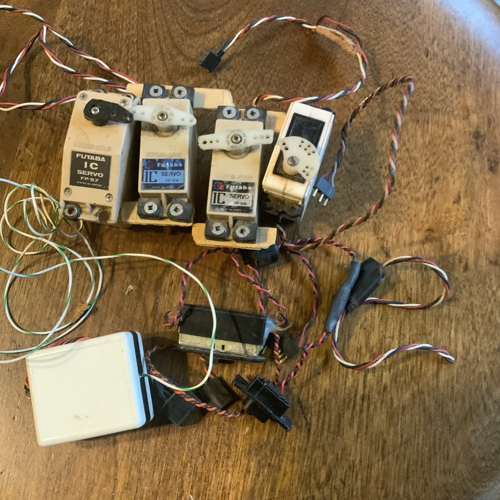 Vintage Futaba Servo Lot