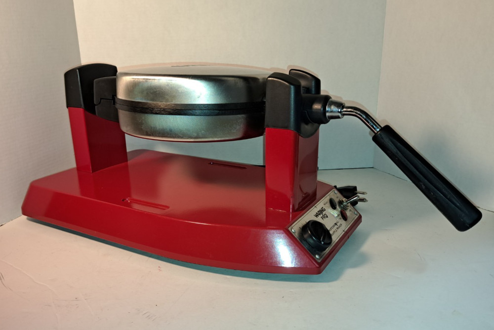 Waring Pro WMK300 Belgian Waffle Maker
