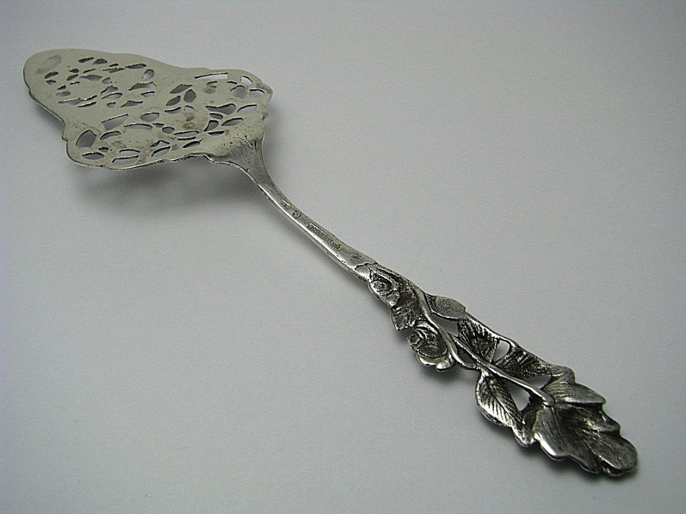 SOLID SILVER PIE SERVER CAKE SERVING 800Silver Rose Pattern Hazorfim Israel 1960