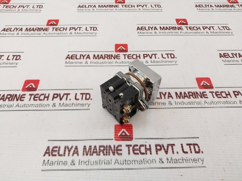 Cutler-Hammer 0277 Push Button Indicating Light