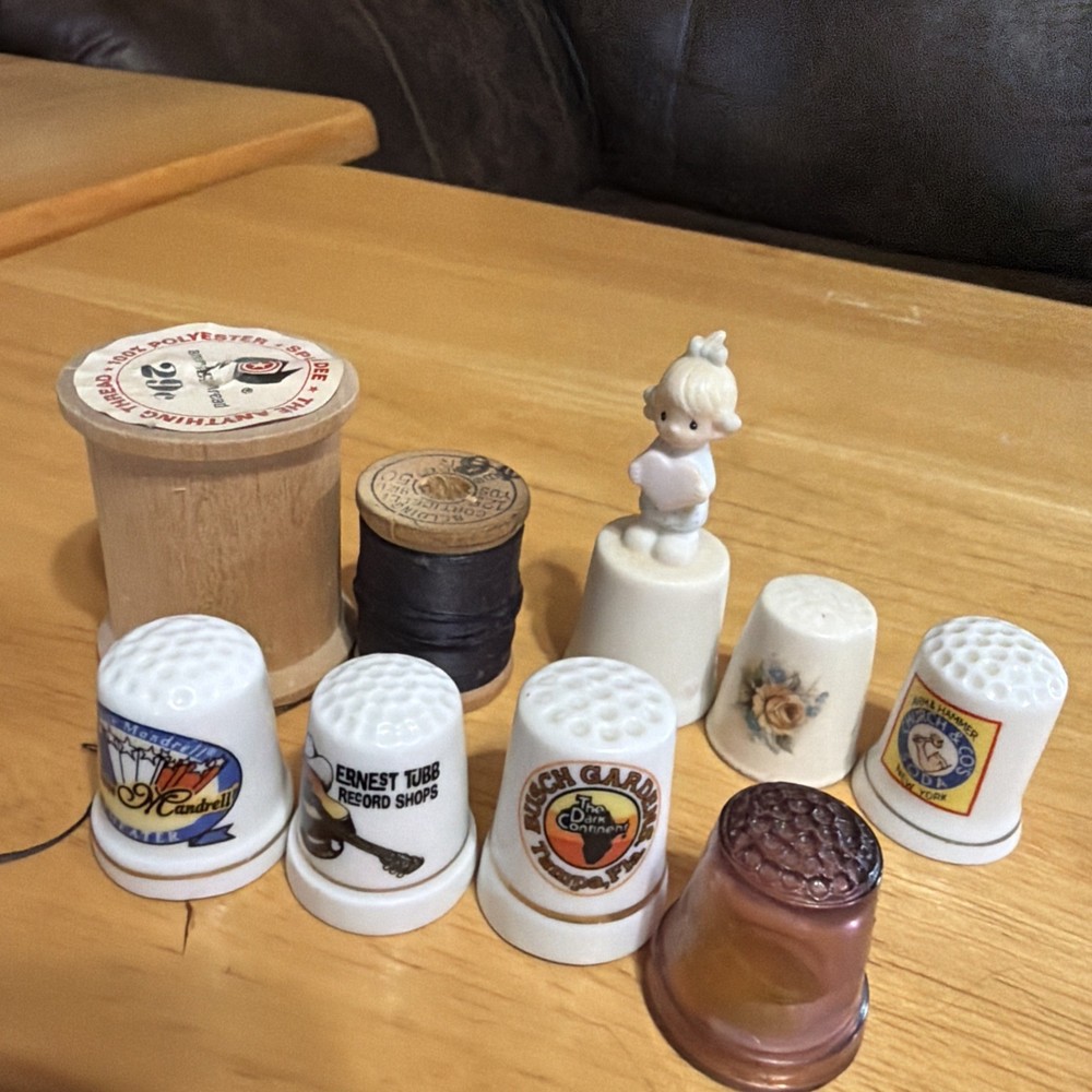 Random Lot Thimbles, Wood Spools