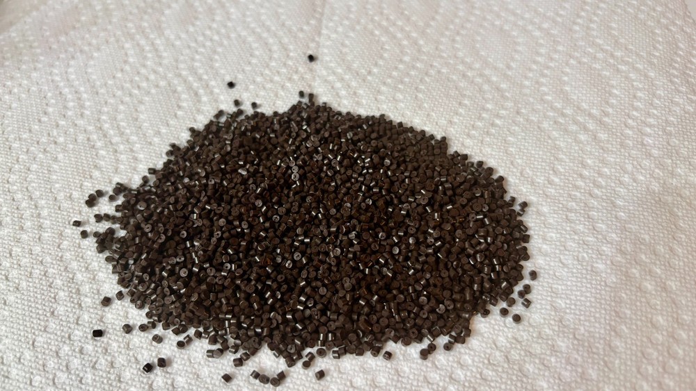 COLOR CONCENTRATE BROWN UNIVERSAL MATERIAL - 800 LBS