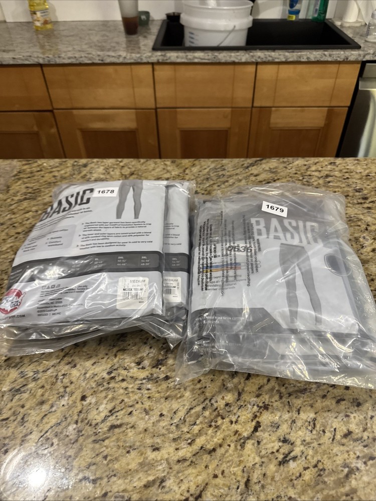 ColdPruf Men's Size Medium, Basic Base Daul Layer thermal leggings Winter White