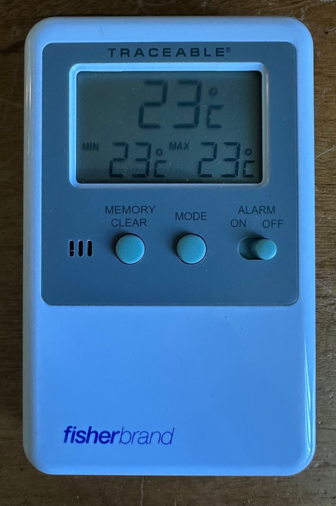 Fisher Scientific Model Traceable Refrigerator Freezer Thermometer Alarm Unit
