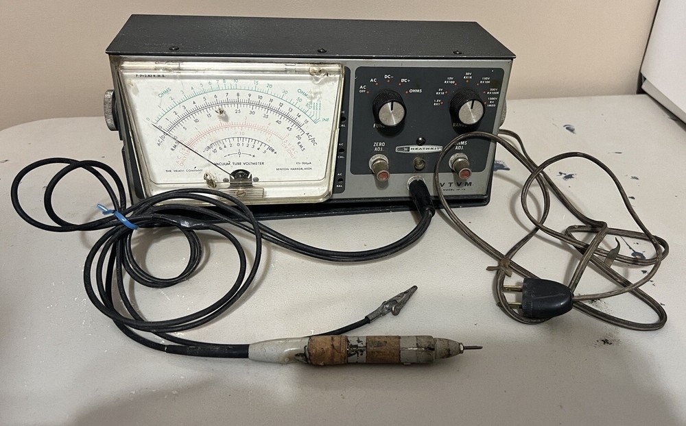 Heathkit VTVM Vacuum Volt Tube Meter IM-13 Untested Powers On