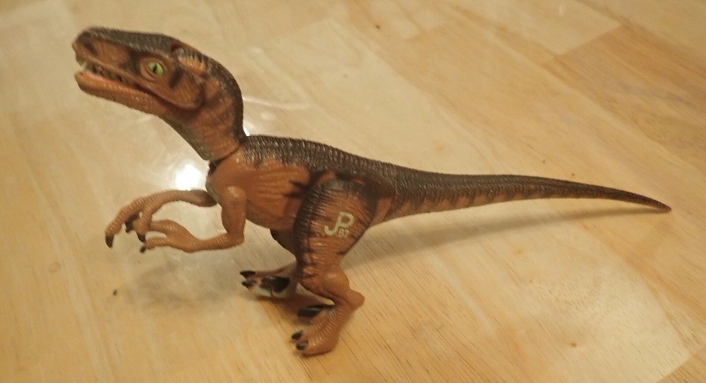 Jurassic Park Velociraptor Dinosaur JP03