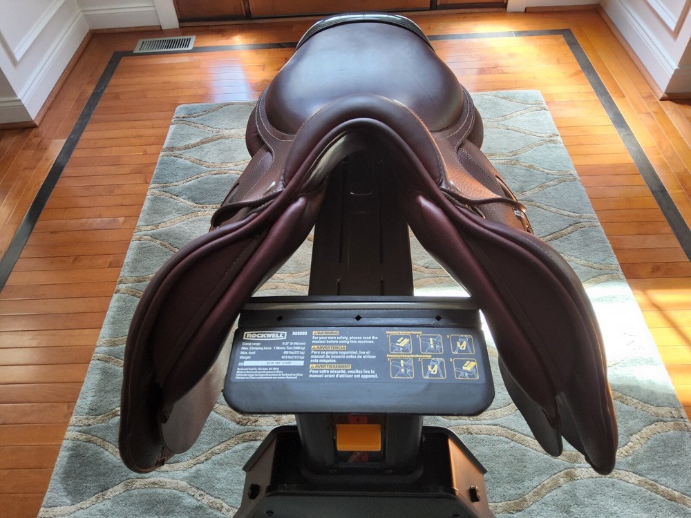 CWD 2Gs SE26 17" Jump Saddle