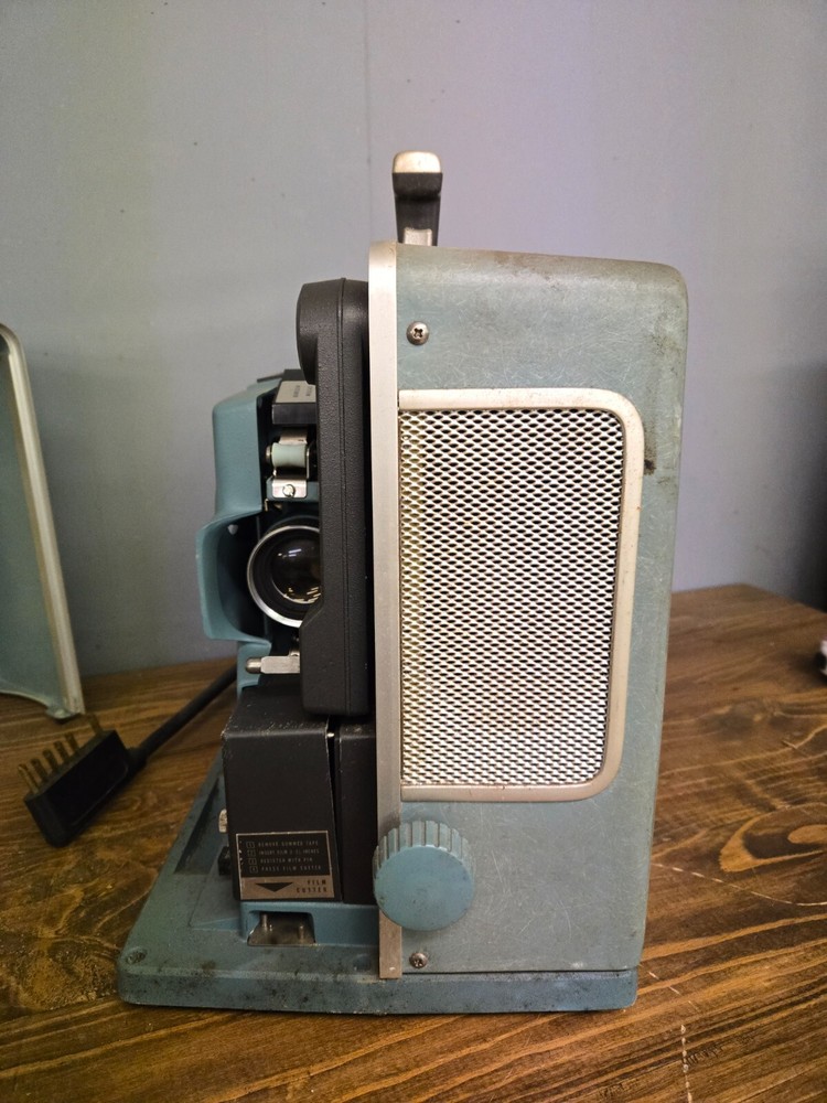 BELL & HOWELL 540 FILMSOUND SPECIALIST 16MM PROJECTOR -Untested