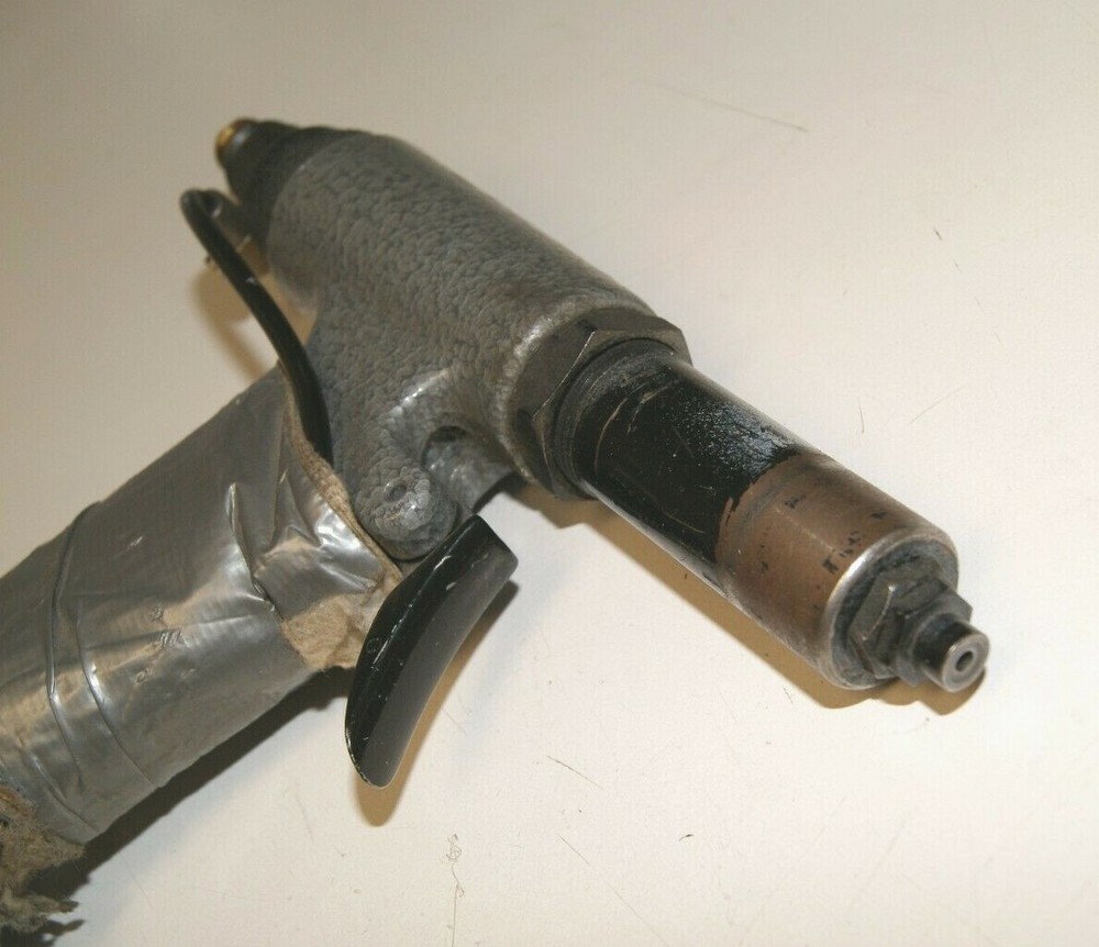 Air Pneumatic Riveter Gun w/ Case