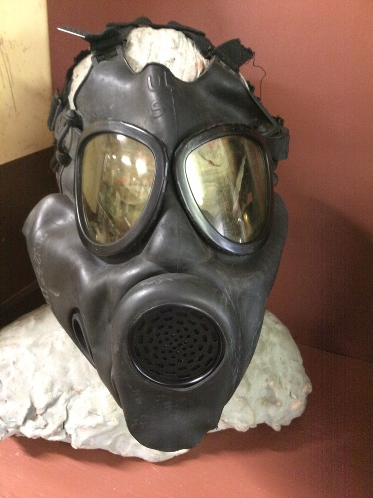 Vintage M17 US ARMY GAS MASK