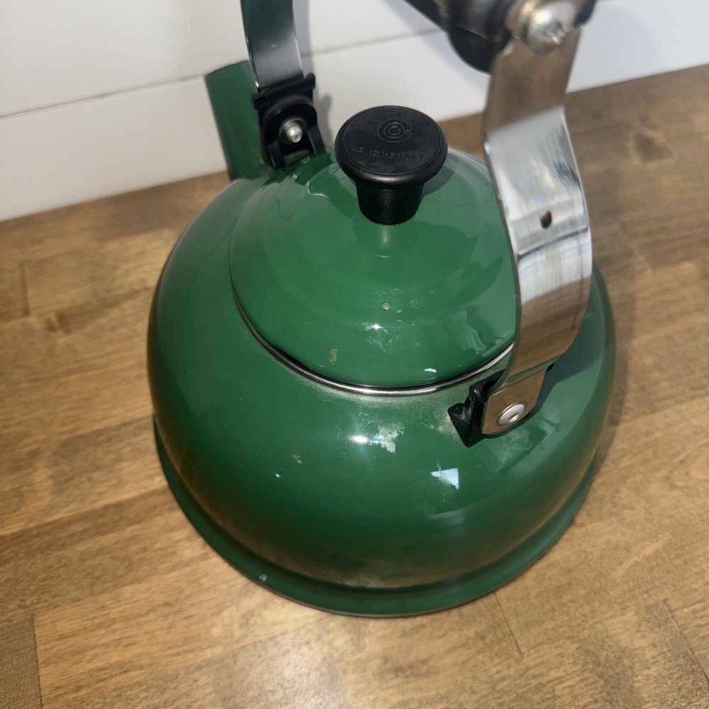 LE CREUSET CLASSIC 1.7 QT WHISTLING TEA KETTLE GREEN