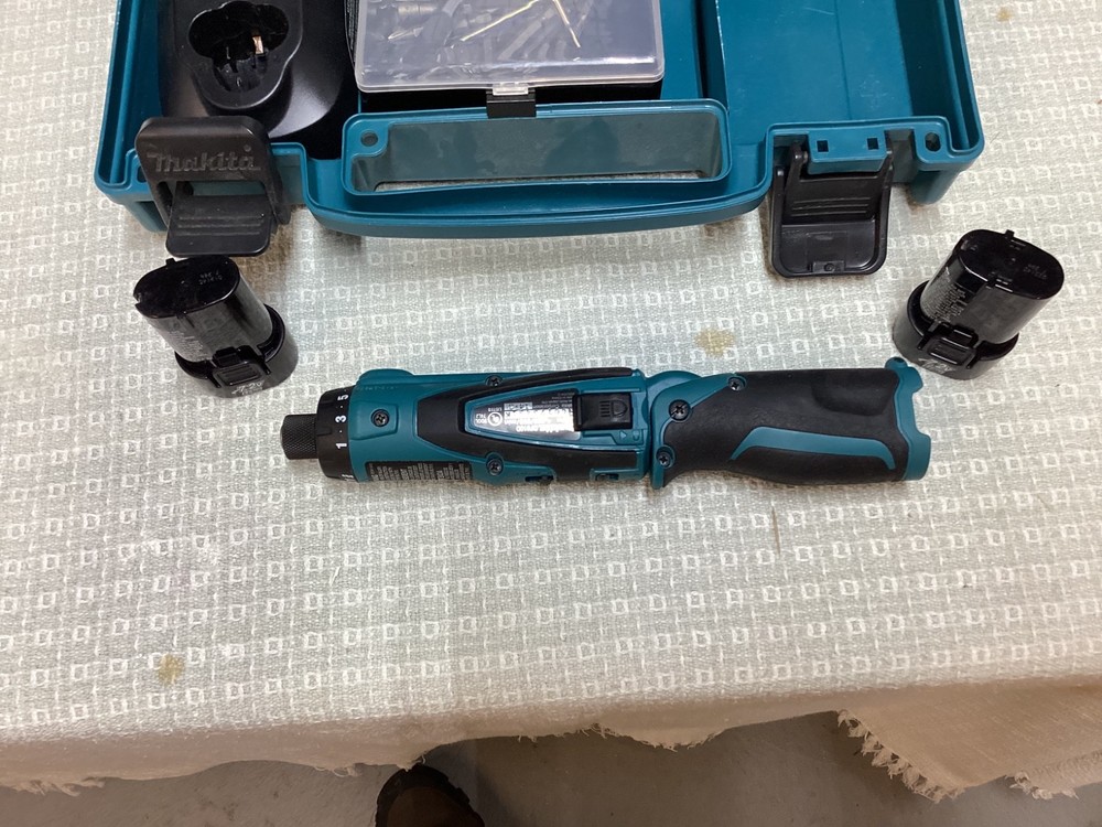 Makita Hand Held Screwdriver