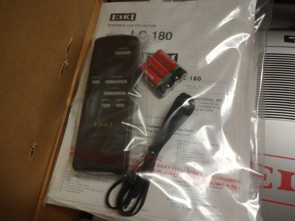 Eiki Lc-180 Projector