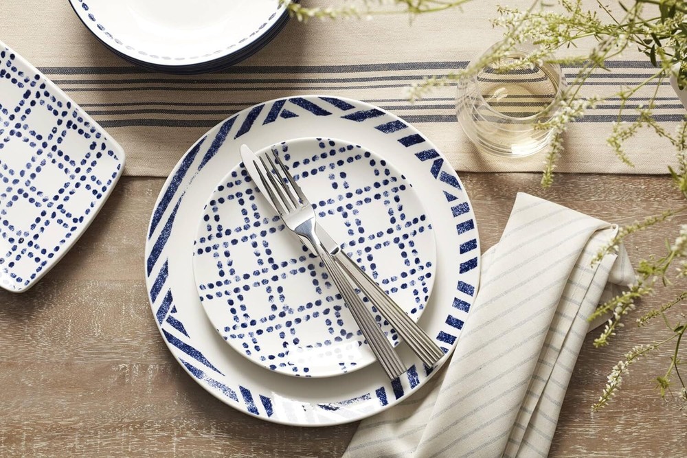 Oneida Kennedy Piece Everyday Flatware Set, 20 Count, Metallic