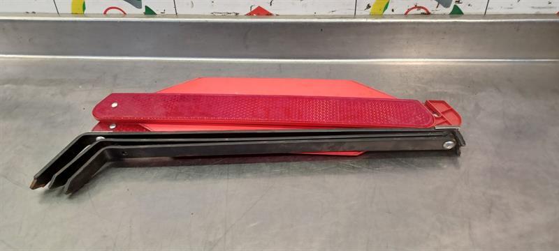 RANGE ROVER SPORT L494 2011- WARNING TRIANGLE ACCESSORY