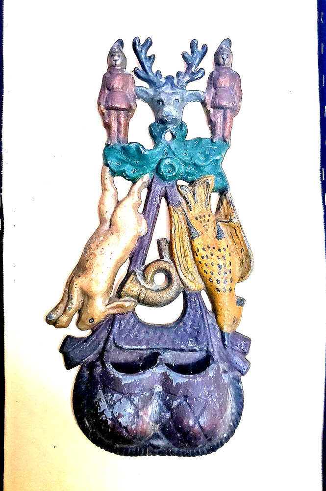 VINTAGE CAST IRON HUNTERS MATCH HOLDER