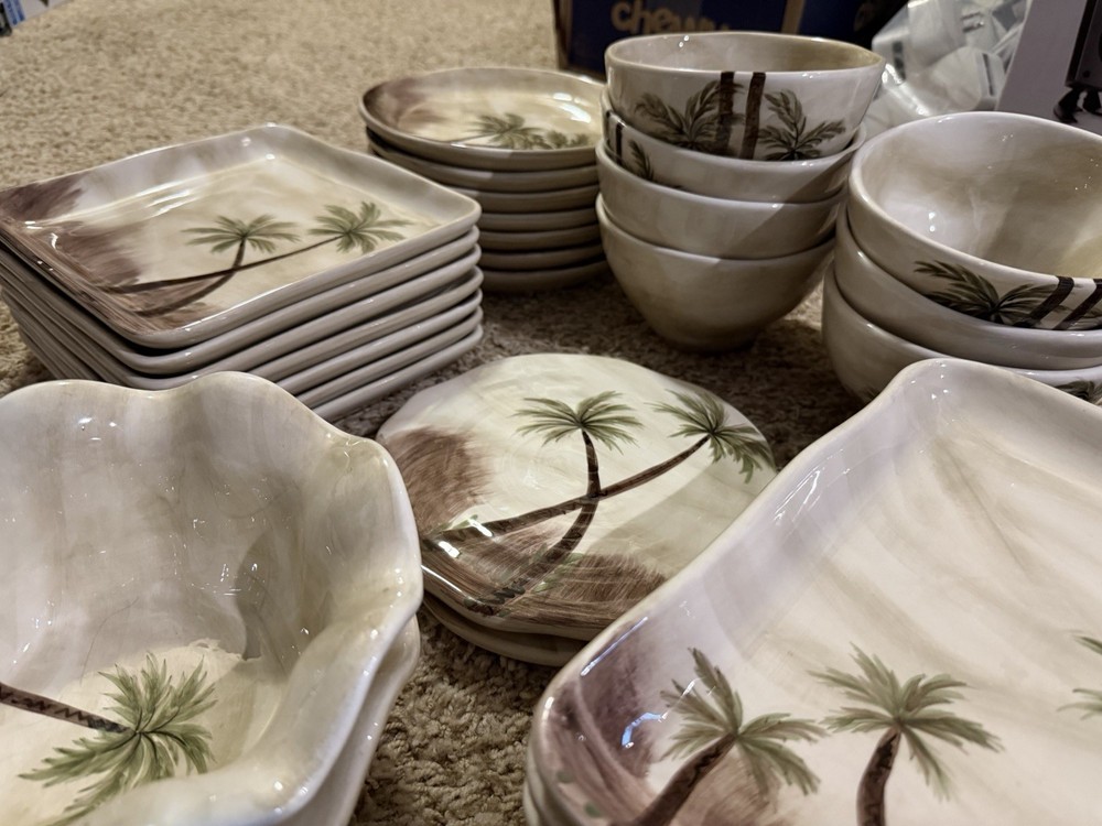 Tabletops Gallery Bahamas Handcrafted Dinnerware Set – 40 Pieces – Palm Design