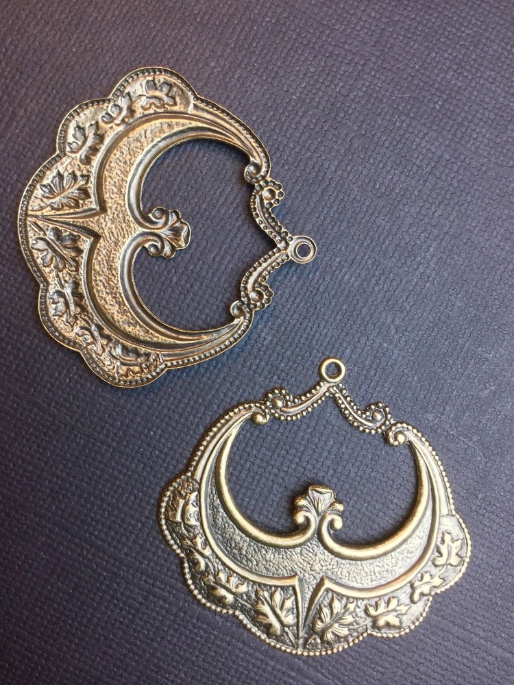 13923 2 Pc Brass Oxidized Victorian Dangle Jewelry Finding