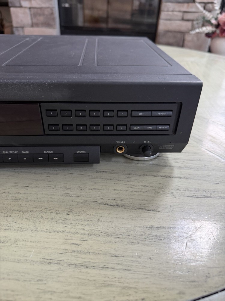 Philips CD910 Compact Disc CD Player (read)