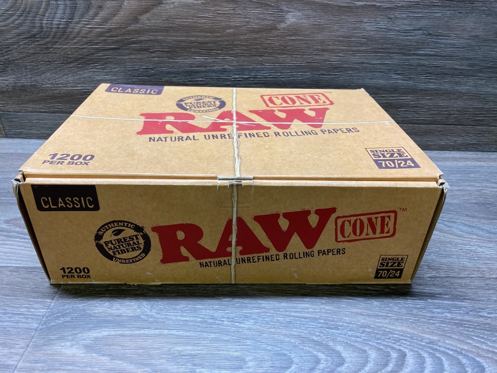 RAW Classic Single Size 70/24 | Bulk Box | 1200 Pre Rolled Cones