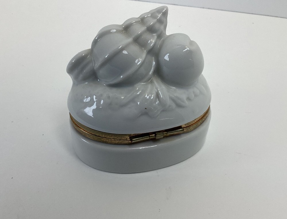 White ceramic shell trinket box
