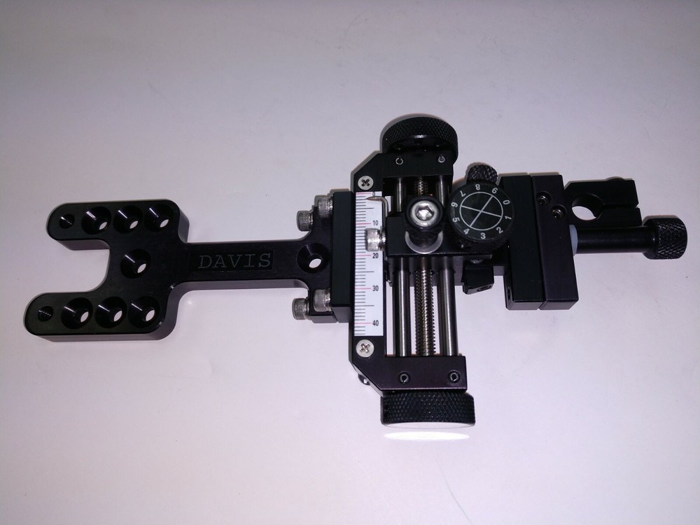 3" DAVIS TARGET SIGHT-BLACK/BLACK KNOBS-Spot Hogg -Sureloc Mount.