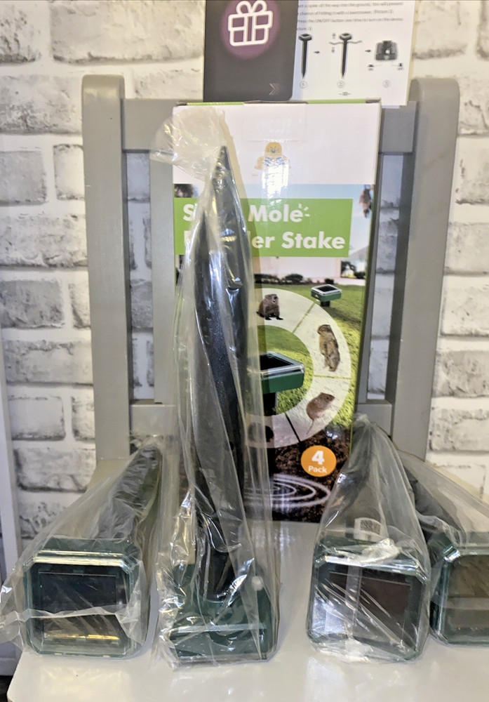 Mole Groundhog Repellent Stakes- 4 Pack -SOLAR POWERED