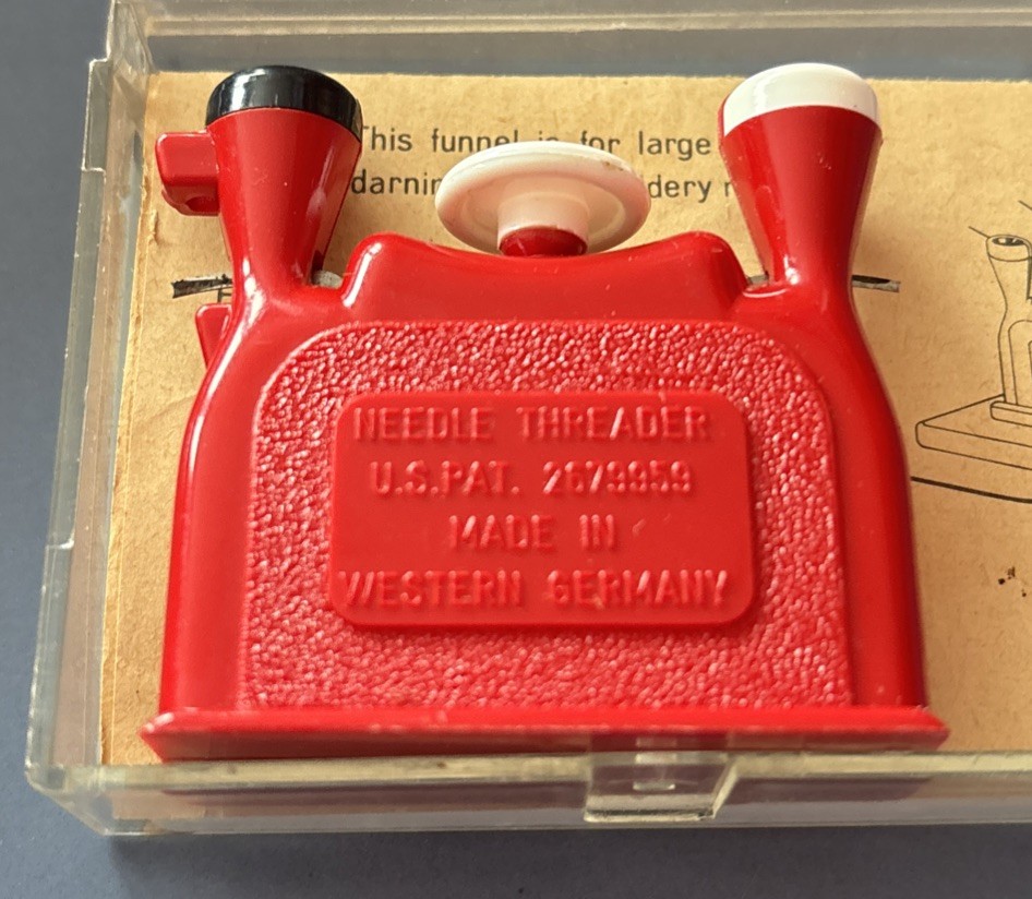 Vintage Ully Needle Threader With Box And Instructions