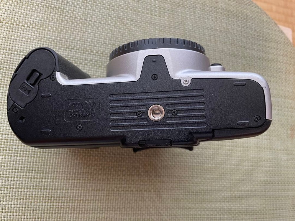 Canon Eos Kiss Single-Lens Reflex Camera