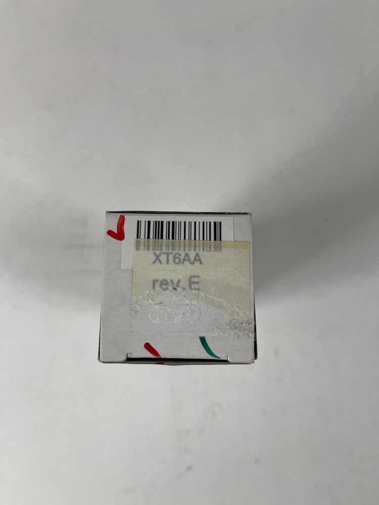 Code 3 XT6 (XTP6AA) Amber/Amber 6-LED Surface Mount Flash Warning Light