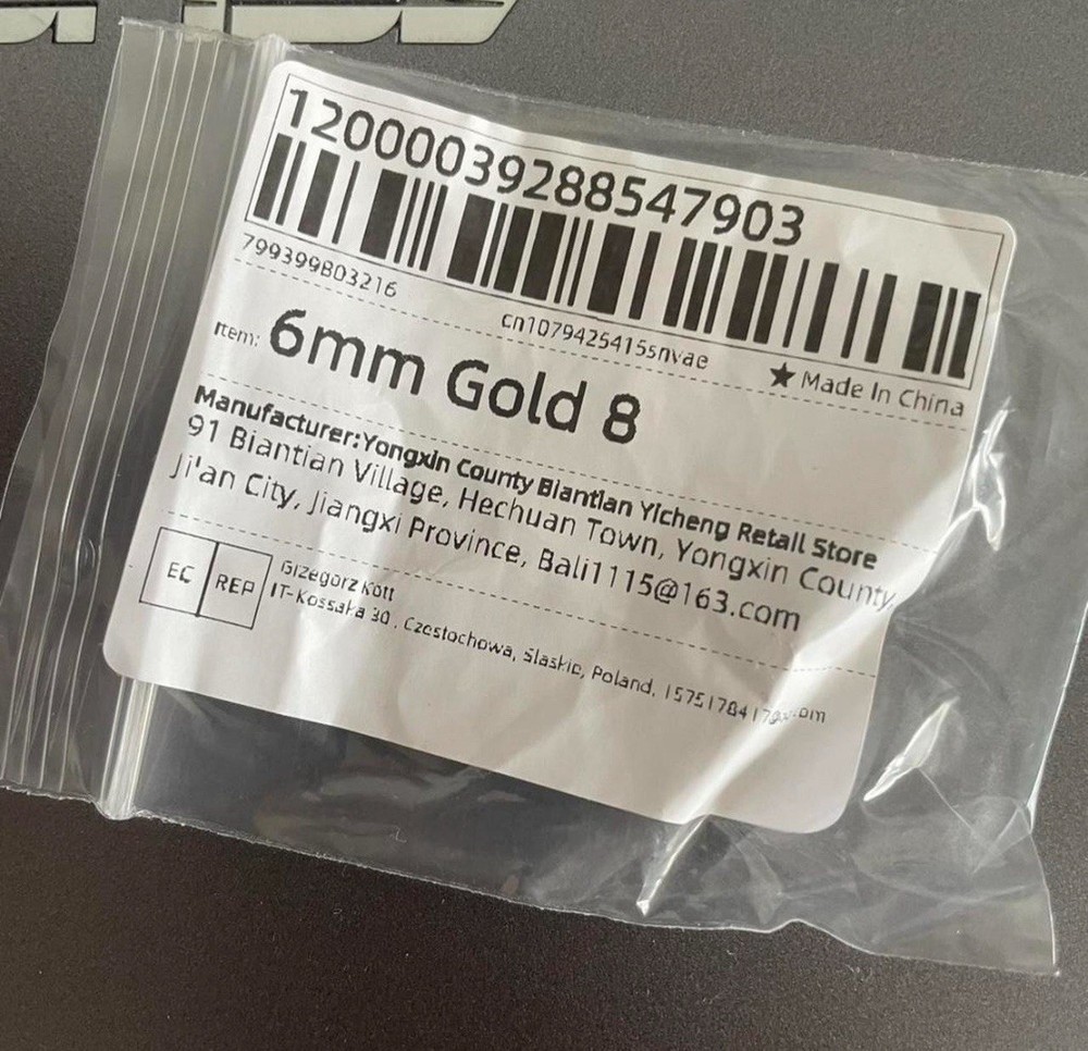 Brand new 18k Gold Ring Size 8