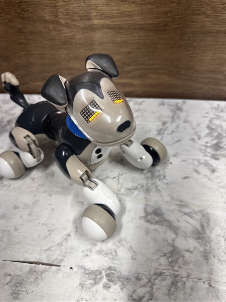 Zoomer Interactive Dog Shadow