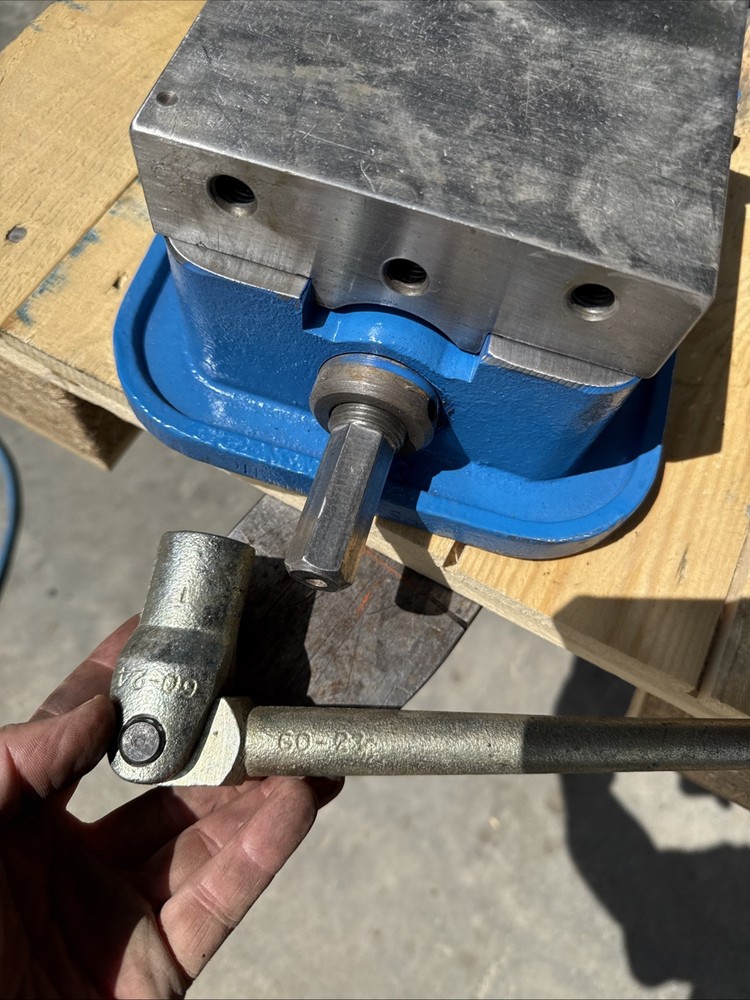 Kurt 6” Precision Machine Vise Model D60 (av13