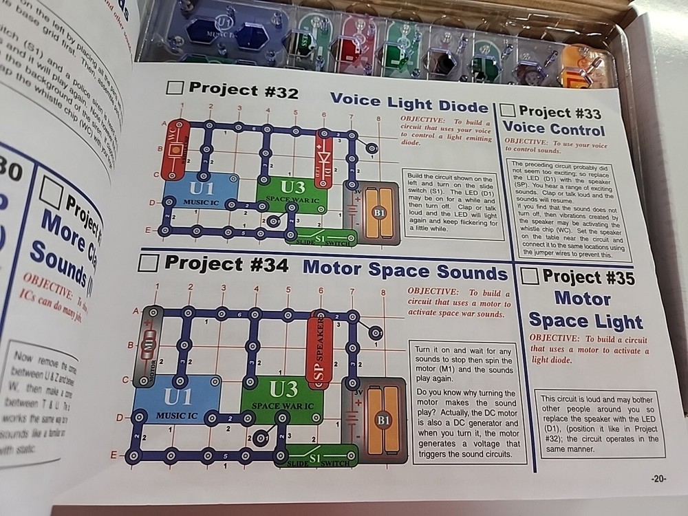 ELENCO Snap Circuits Jr. 100 Experiments Electronics Discovery Kit