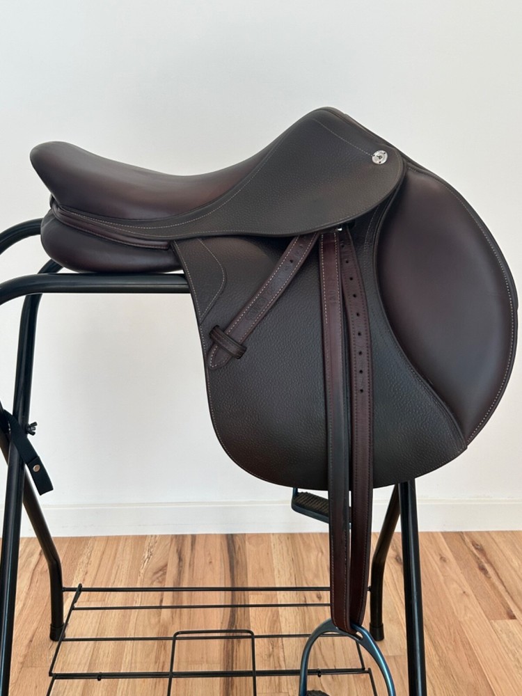 2019 CWD saddle  17.5 LIGHTLY USED