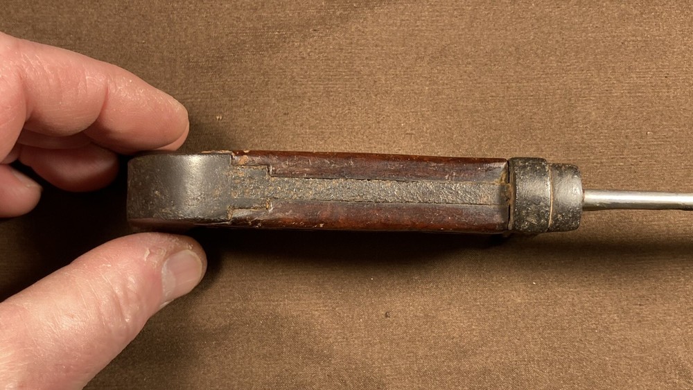 Vintage Bayonet Bakelite Handle WWI ?