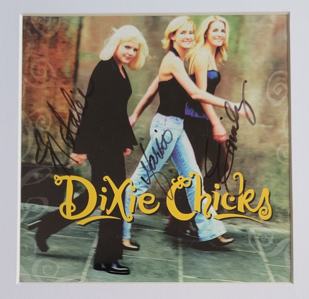 DIXIE CHICKS AUTOGRAPHED BECKETT COA LOA BAS CD DISPLAY SIGNED MUSIC BAND THE