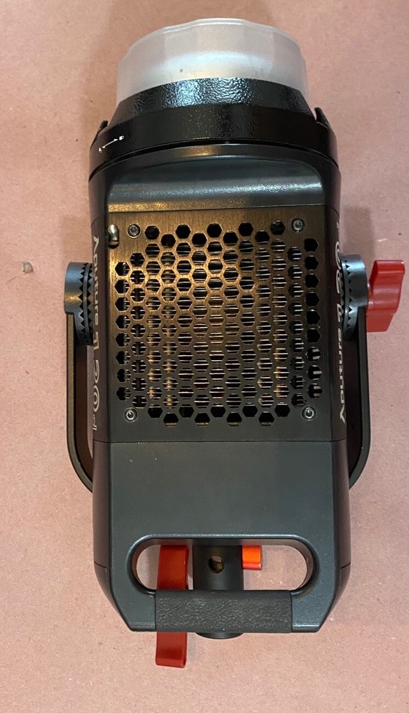 Aputure COB 120d LED Light w/Light Storm Controller HD