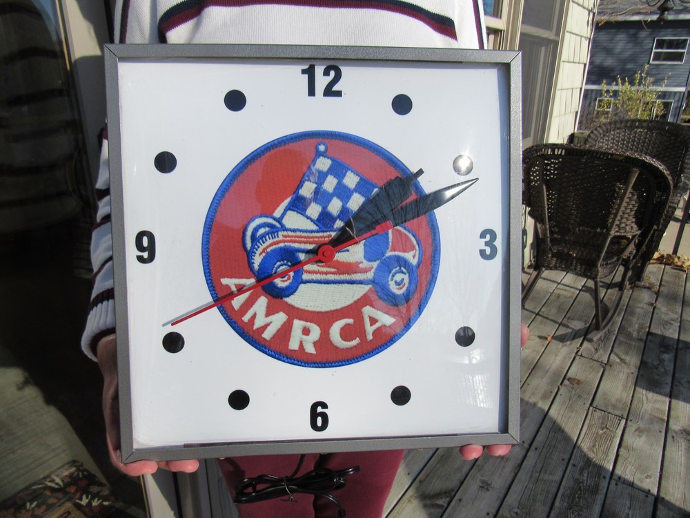 VINTAGE ORIGINAL AMERICAN MODEL RACE CAR ASSOCIATION CLOCK TETHER CAR CLOCK RUNS