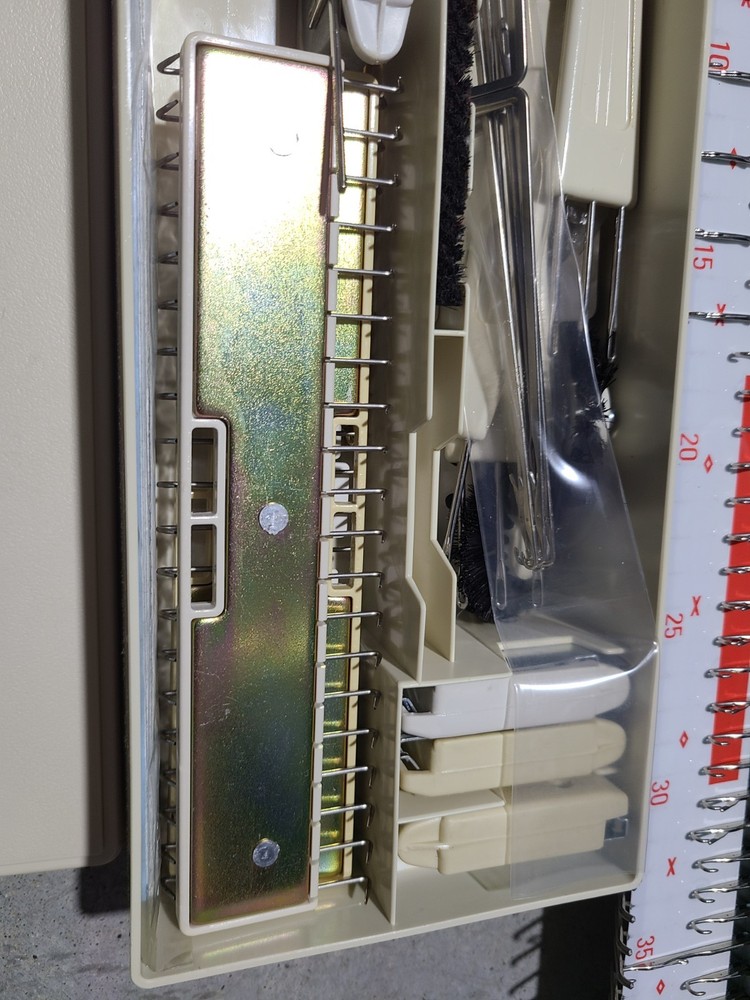 VINTAGE STUDIO CHUNKY KNITTER MODEL 150 KNITTING MACHINE