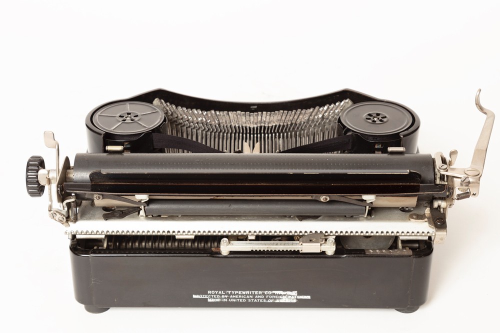 ROYAL JUNIOR "SIGNET" - portable typewriter - EXCELLENT