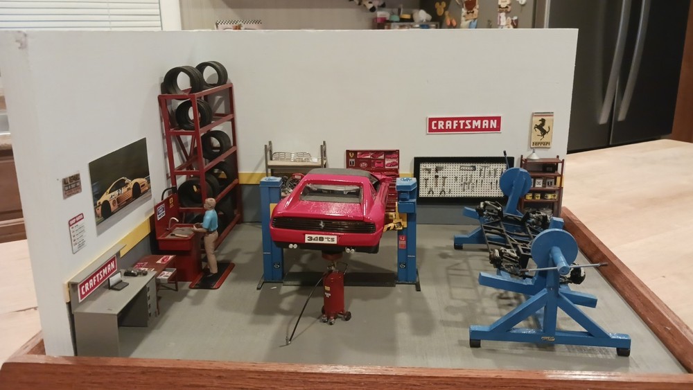 Ferrari inspired 1:24 / 1:25 Scale Diorama.