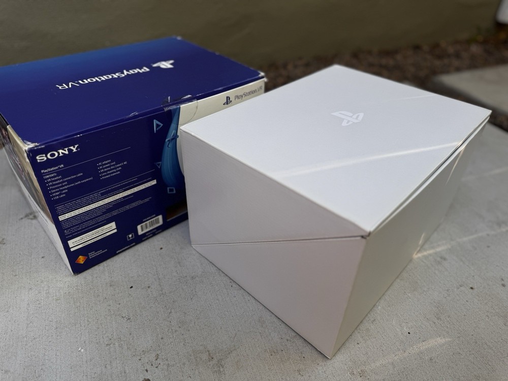 PSVR Gen 1 Bundle-Barely Used-Camera/Move Controllers/Aim Controller/AAA Games